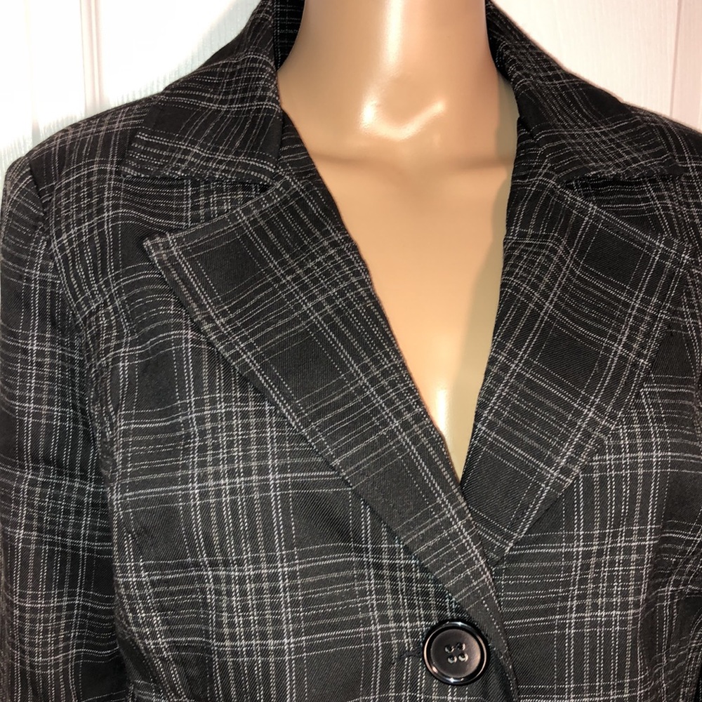 Fashion Bug Black Plaid Blazer. 10 - Picture 2 of 7